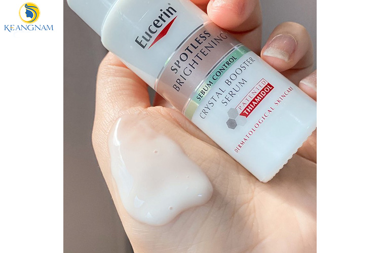 Eucerin Spotless Brightening Sebum Control Crystal Booster Serum được coi là tinh chất dưỡng sáng da trị nám